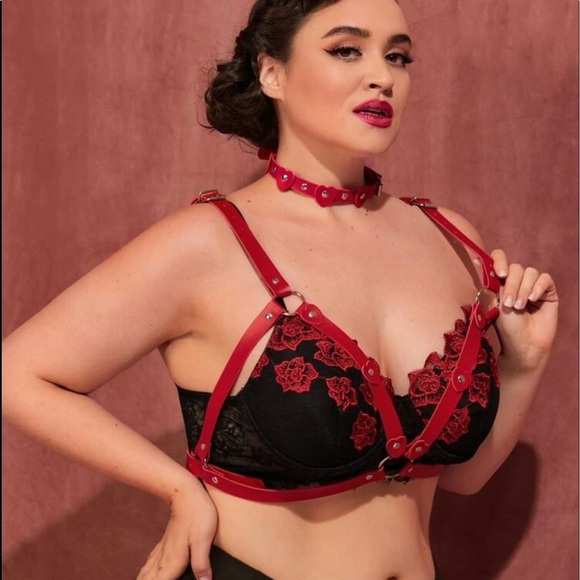 Red PU Leather Choker Harness Plus Size - Picture 2 of 5